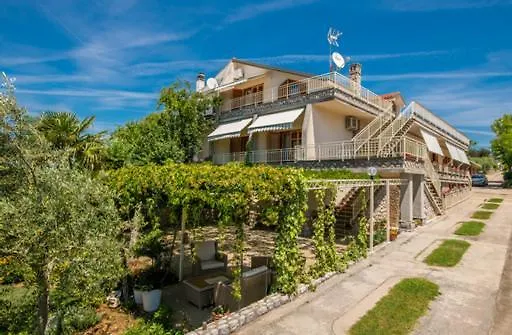 Apartment Anima كليمنو